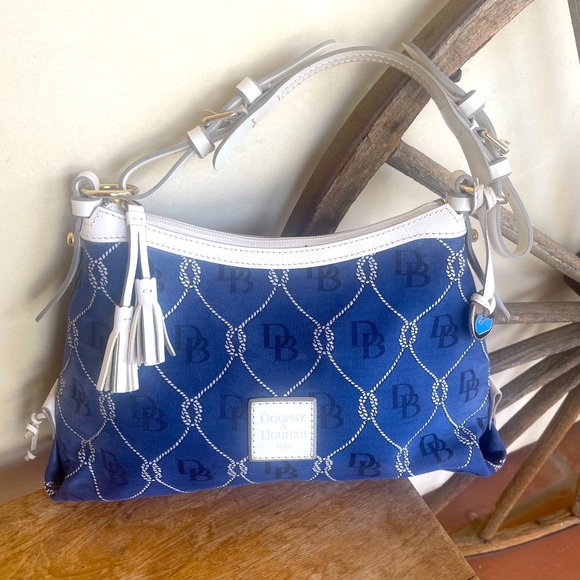 Dooney & Bourke Zaino Gretta In Pelle Rivestita: Eleganza E Praticità Per Ogni Giorno